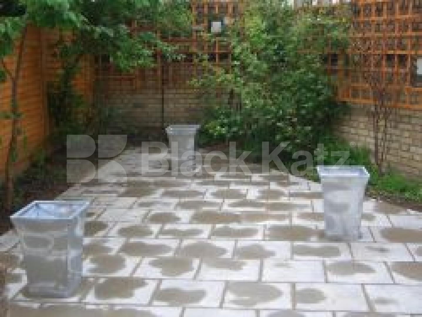 			VIEWINGS ESSENTIAL, 1 Bedroom, 1 bath, 1 reception Flat			 Marlborough Road, ARCHWAY N19